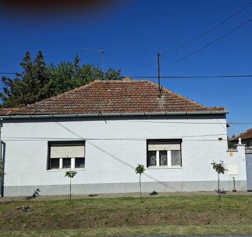 Eladó családi ház, Kunbaján 9 M Ft, 3 szobás