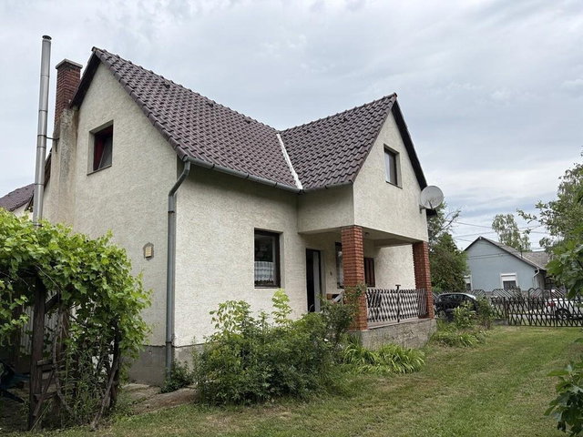 Eladó családi ház, Iszkaszentgyörgyön 79.9 M Ft, 5 szobás