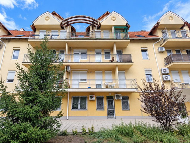 Eladó téglalakás, Debrecenben 81.9 M Ft, 3 szobás