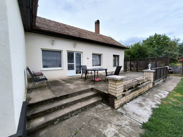 Eladó családi ház, Szirákon 28.9 M Ft, 4 szobás
