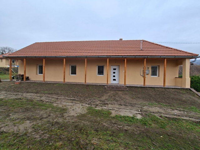 Eladó családi ház, Füzérradványon 45 M Ft, 2 szobás