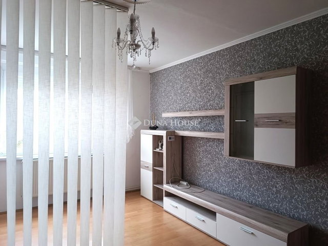 Kiadó panellakás, albérlet, Békéscsabán 110 E Ft / hó