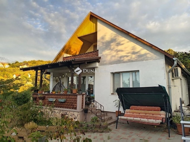Eladó családi ház, Balatonalmádiban 82 M Ft, 3 szobás