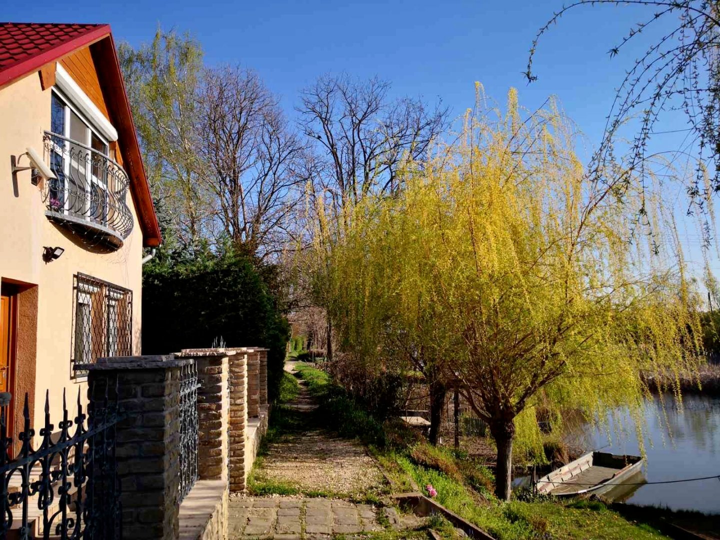 3 bed · 150m² · 127.000.000 ft