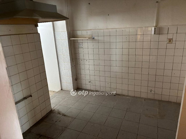 Eladó üzlethelyiség, Báron 26.3 M Ft / költözzbe.hu