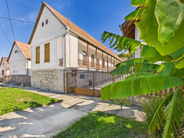 Eladó családi ház, Bonyhádon 32.5 M Ft, 3 szobás