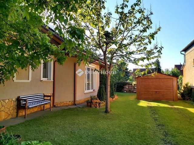 Eladó családi ház, Kecskeméten 125 M Ft, 4+1 szobás