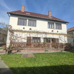 Eladó ikerház, Makón 90 M Ft, 10 szobás / költözzbe.hu