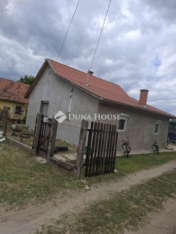 Eladó családi ház, Lakitelken 32 M Ft, 4 szobás
