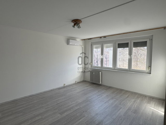 Eladó panellakás, Kecskeméten 35.9 M Ft, 1 szobás