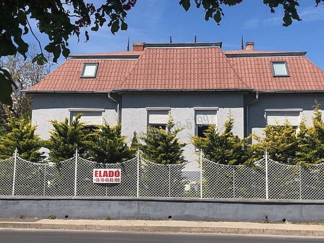Eladó családi ház, Keszthelyen 158 M Ft, 5 szobás