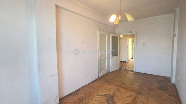 Eladó téglalakás, Szombathelyen, Március 15. téren 30 M Ft