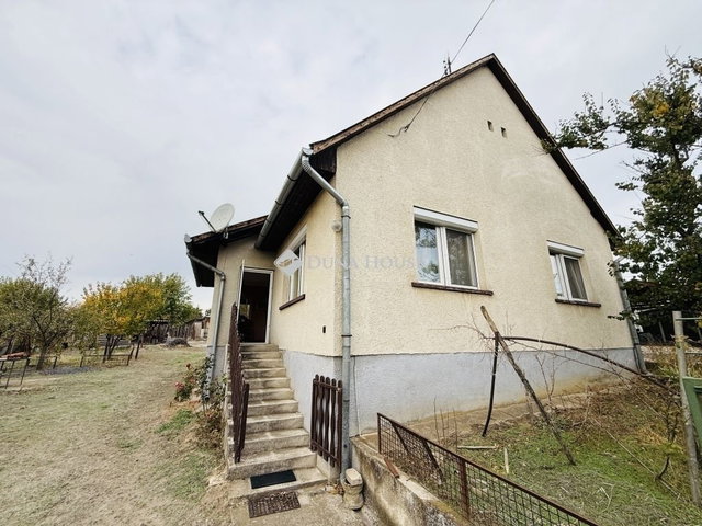 Eladó családi ház, Üllőn 89.9 M Ft, 2 szobás