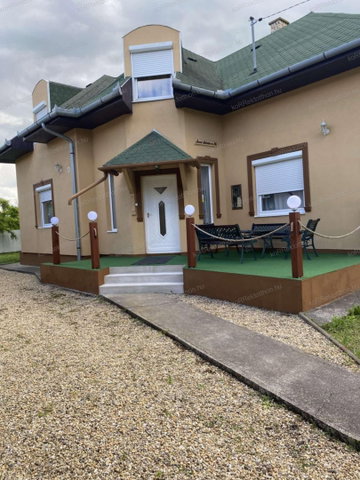 Eladó hotel, Alattyánban 45 M Ft, 6 szobás / költözzbe.hu