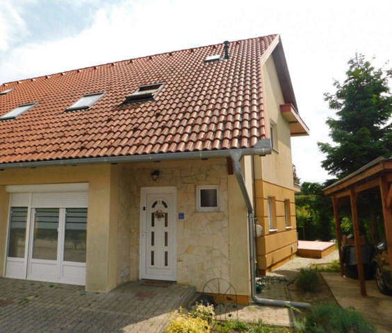 Eladó családi ház, Hévízen 95 M Ft, 4 szobás
