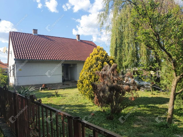 Eladó családi ház, Ladon 30 M Ft, 4 szobás