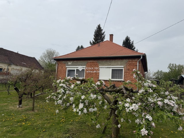 Eladó családi ház, Tornyiszentmiklóson 29.9 M Ft, 3 szobás