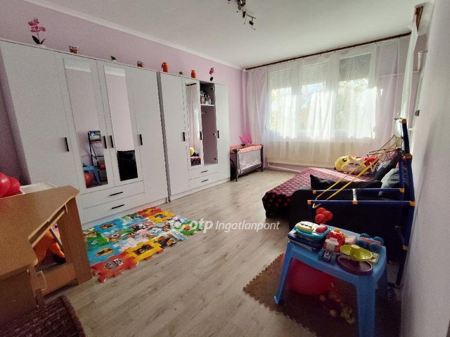 Eladó téglalakás, Tégláson 42 M Ft, 2 szobás