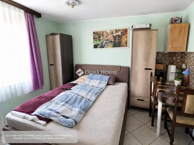 Eladó családi ház, Székesfehérvárott 35 M Ft, 1 szobás