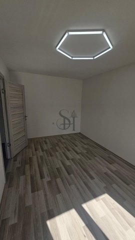 Eladó téglalakás, Komlón 41 M Ft, 3 szobás