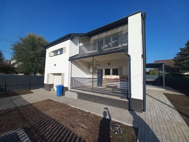 Eladó családi ház, Debrecenben 135 M Ft, 6 szobás