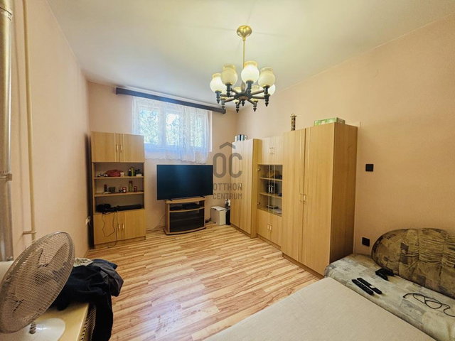 Eladó téglalakás, Cegléden 26.99 M Ft, 1 szobás