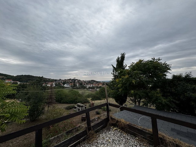 Eladó családi ház, Tihanyban 200 M Ft, 3 szobás