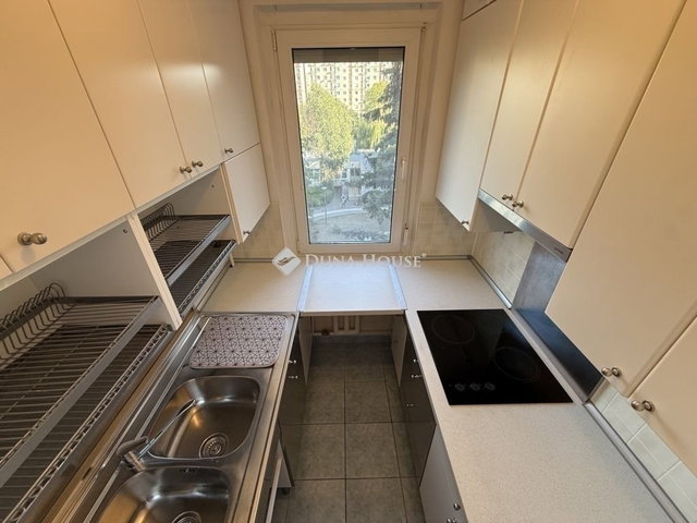 Eladó panellakás, Budapesten, XI. kerületben 89.9 M Ft, 4 szobás