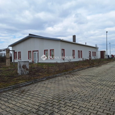 Eladó ipari ingatlan, Bátaszéken 95 M Ft / költözzbe.hu