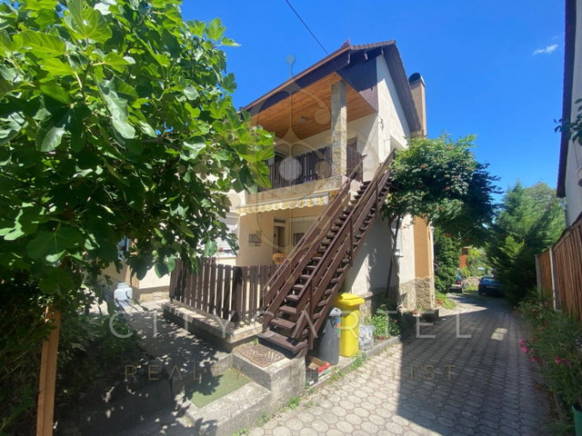 Eladó családi ház, Balatonlelleén 127.5 M Ft, 6 szobás