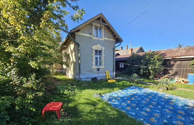 Eladó családi ház, Ózdon, Városház téren 9.7 M Ft, 2 szobás