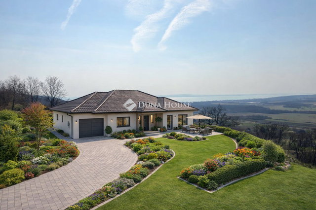 Eladó telek, Balatoncsicsón 140 M Ft / költözzbe.hu