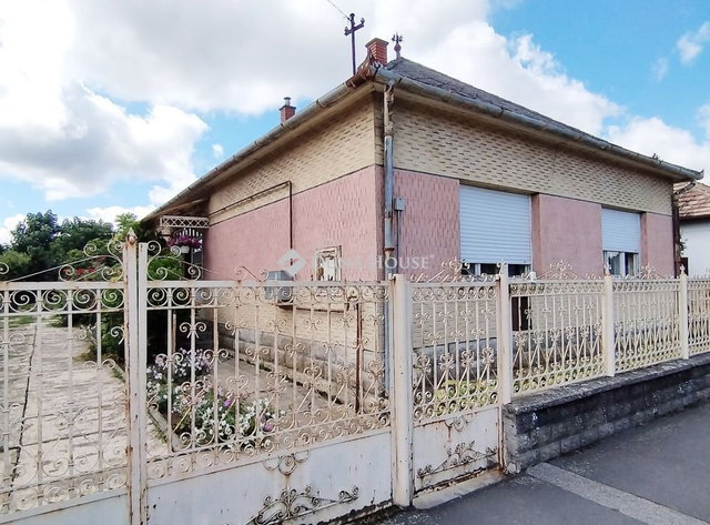 Eladó családi ház, Nagyatádon 25.9 M Ft, 5 szobás