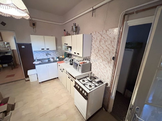 Eladó családi ház, Csömörön 159.9 M Ft, 7 szobás