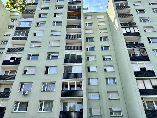Eladó panellakás, Székesfehérvárott, Palotai úton 46.9 M Ft