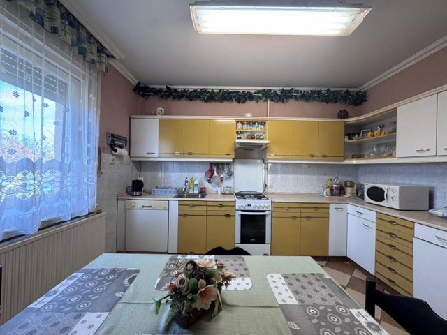 Eladó családi ház, Zalaszentgróton 42 M Ft, 3 szobás