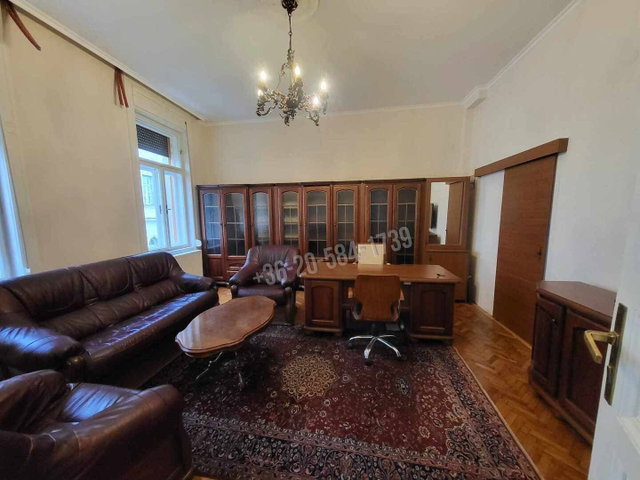 Eladó téglalakás, Keszthelyen 119 M Ft, 4 szobás
