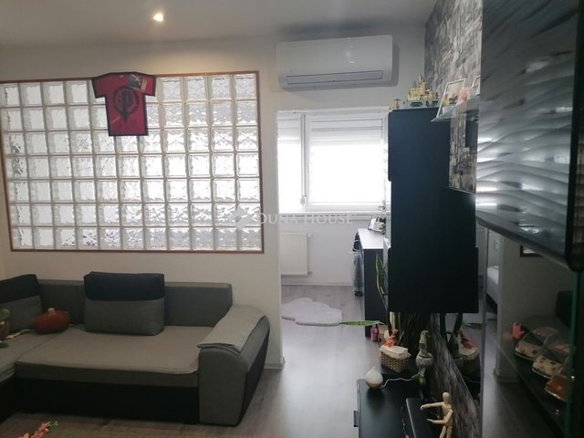 Eladó téglalakás, Nyíregyházán 39.9 M Ft, 2 szobás