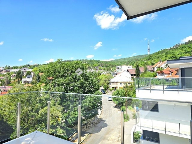 Eladó téglalakás, Pécsett 199.9 M Ft, 4 szobás