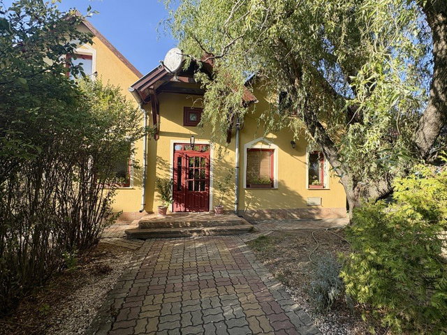 Eladó családi ház, Hódmezővásárhelyen 119 M Ft, 5 szobás