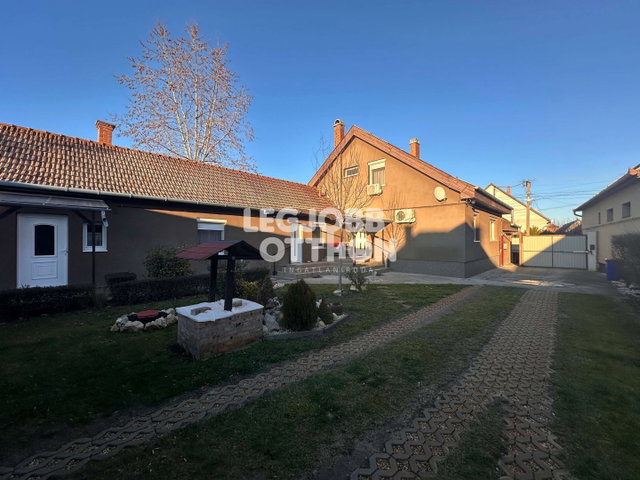 Eladó családi ház, Cegléden 100 M Ft, 4+3 szobás