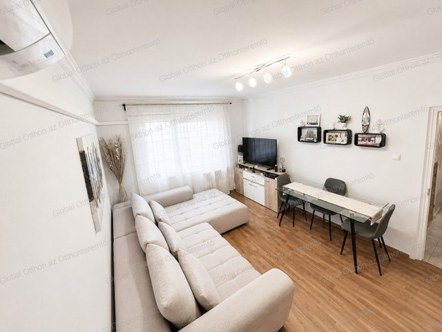 Eladó panellakás, Mosonmagyaróváron 42.9 M Ft