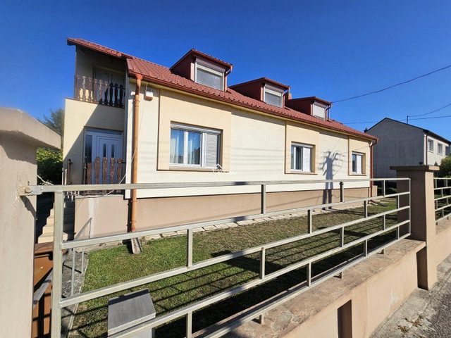 Eladó családi ház, Mosonmagyaróváron 79.9 M Ft, 7 szobás