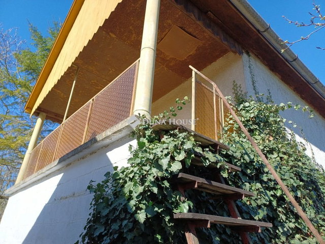 Eladó családi ház, Bicskén 18.1 M Ft, 2 szobás