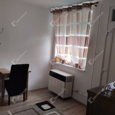 Eladó családi ház, Kemenesszentpéteren 28 M Ft, 2 szobás