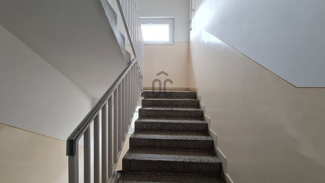 Eladó panellakás, Pakson 41.9 M Ft, 2 szobás
