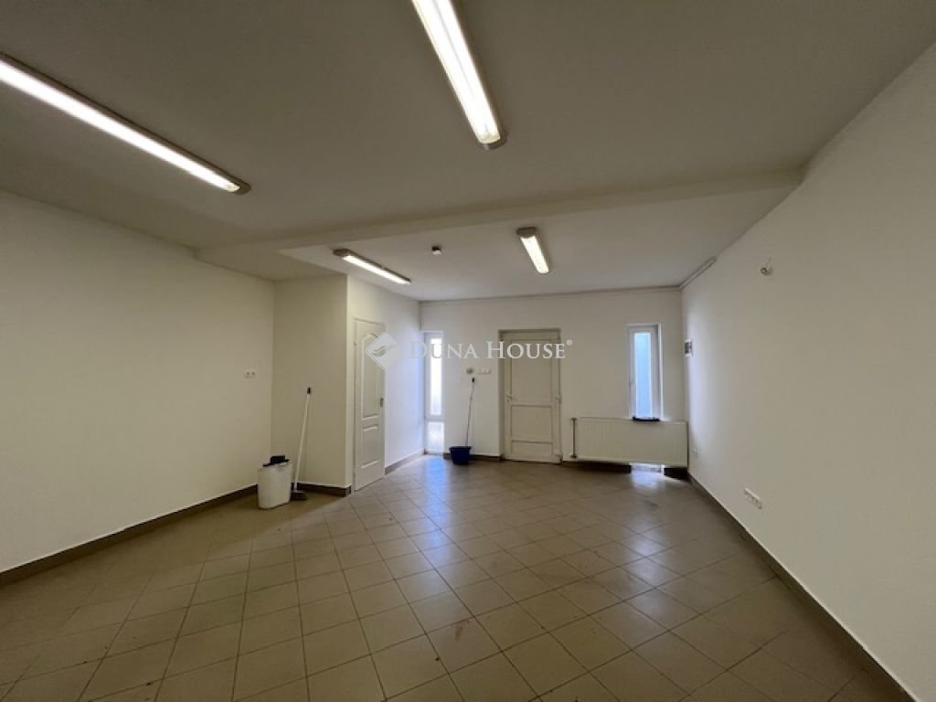 Ipari · 33 m² · 12.000.000 Ft