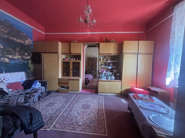 Eladó családi ház, Nyíribronyon 10 M Ft, 2 szobás