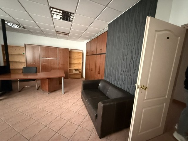 Kiadó iroda, Székesfehérvárott 73 E Ft / hó, 1 szobás