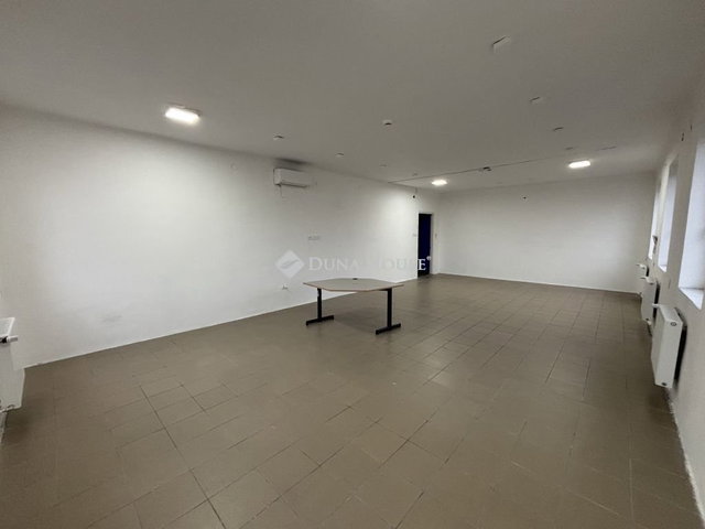 Kiadó iroda, Hatvanban, Balassi Bálint úton 190 E Ft / hó